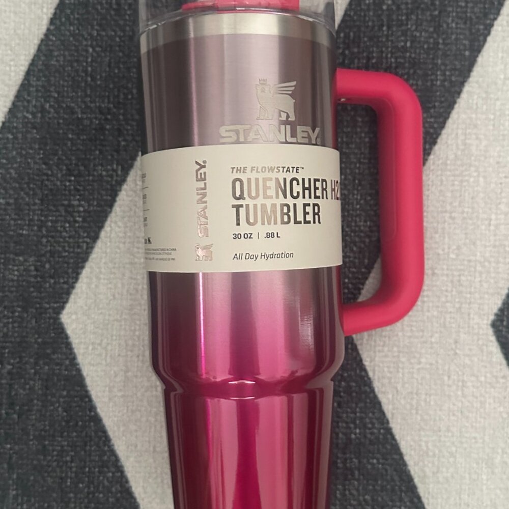 NWT Stanley 30 oz The Flowstate Quencher H2.0 Tumbler